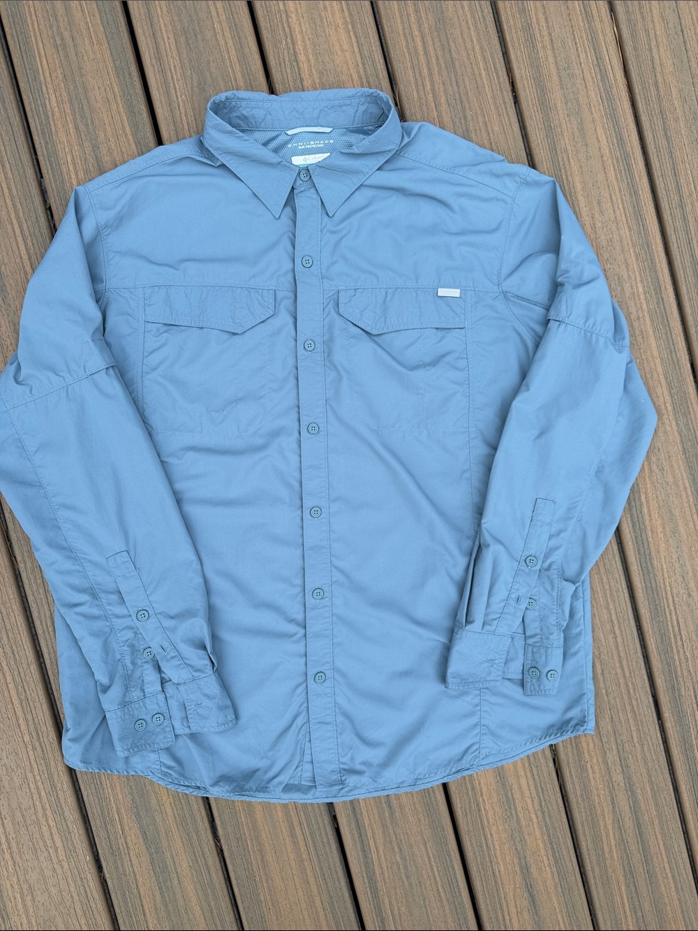 Columbia Casual Button-Down Shirt in Light Blue